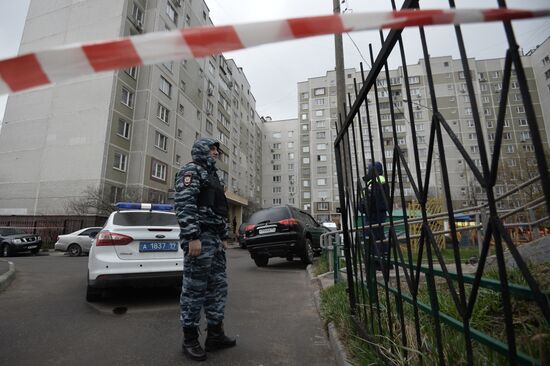 Cache of weapons and munitions found in 9-storied building basement in south Moscow
