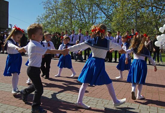 St. George Ribbon memorial campaign in Russian cities