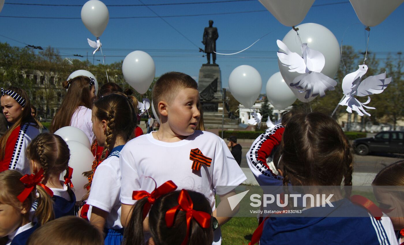 St. George Ribbon memorial campaign in Russian cities