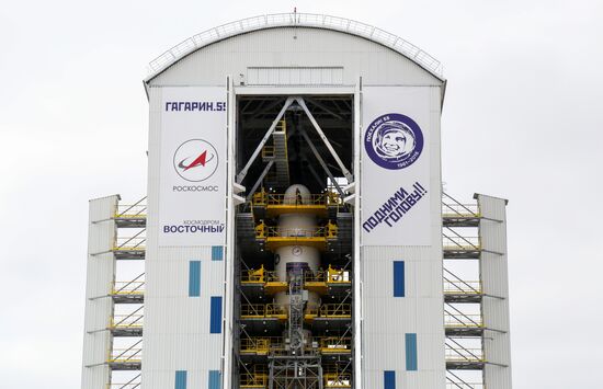 Soyuz-2.1a carrier vehicle taken to Vostochny space center's launch pad