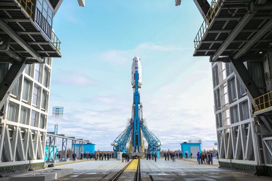 Soyuz-2.1a carrier vehicle taken to Vostochny space center's launch pad