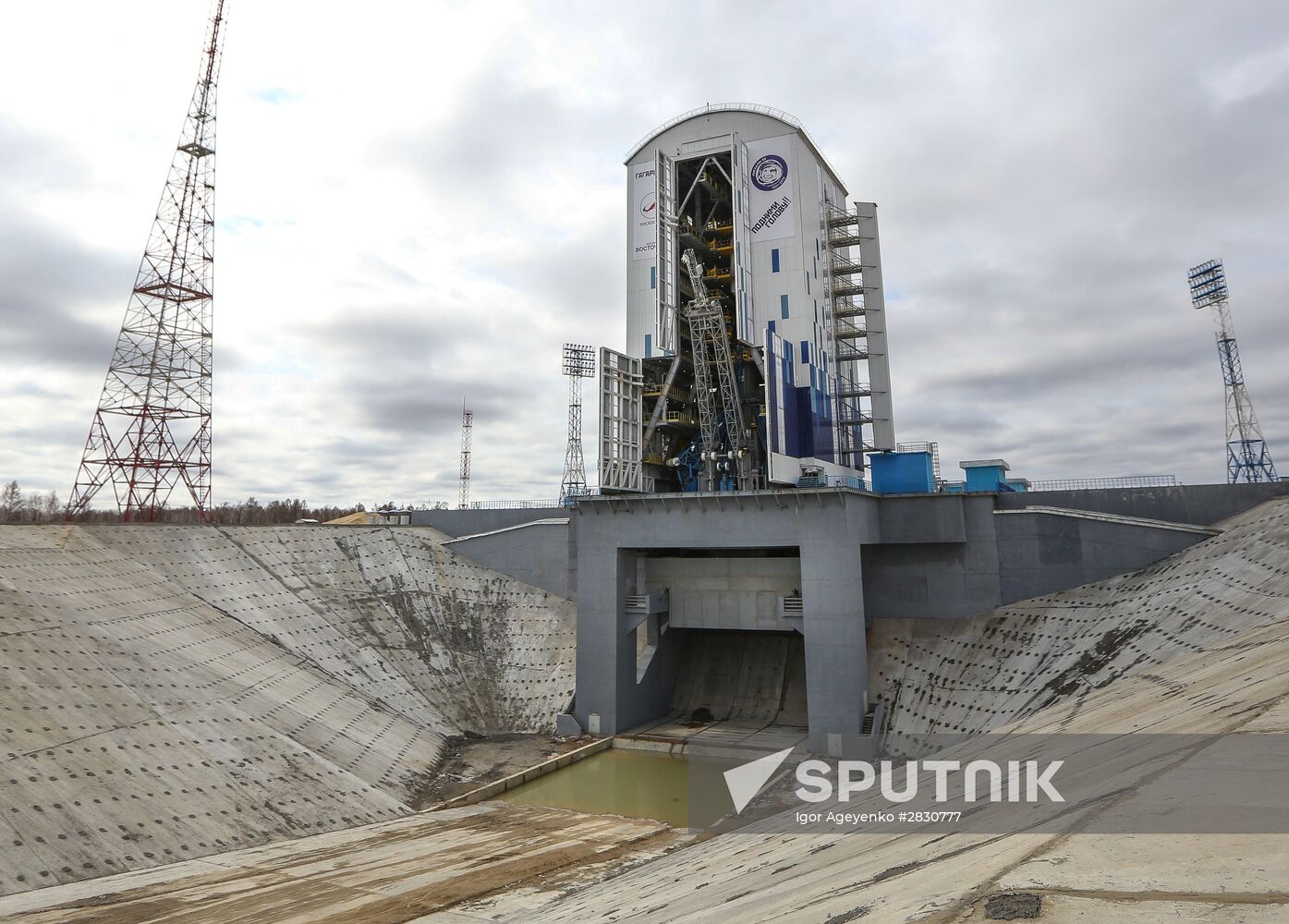 Soyuz-2.1a carrier vehicle taken to Vostochny space center's launch pad