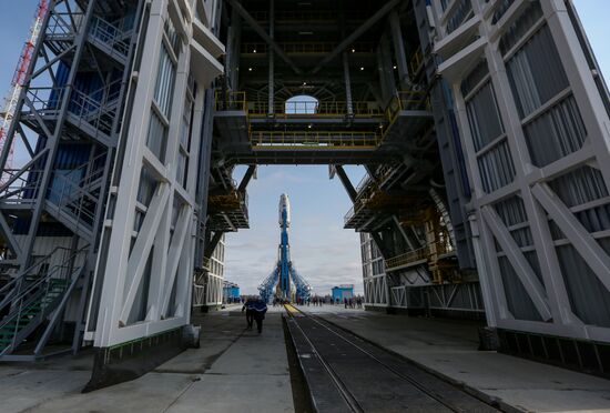Soyuz-2.1a carrier vehicle taken to Vostochny space center's launch pad