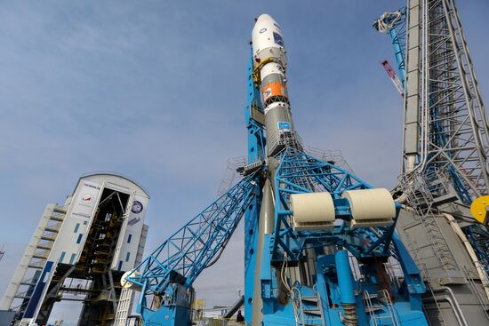 Soyuz-2.1a carrier vehicle taken to Vostochny space center's launch pad