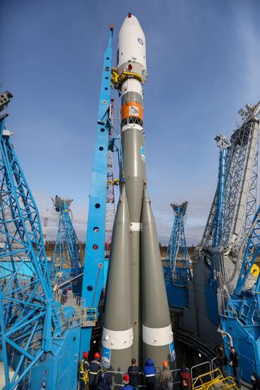 Soyuz-2.1a carrier vehicle taken to Vostochny space center's launch pad