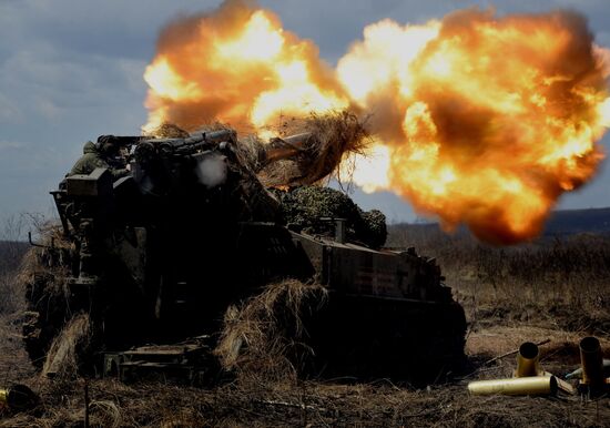 Eastern Military District's 5th Combined-Arms army holds joint tactical drill