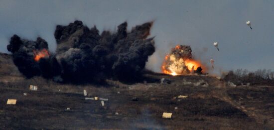 Eastern Military District's 5th Combined-Arms army holds joint tactical drill