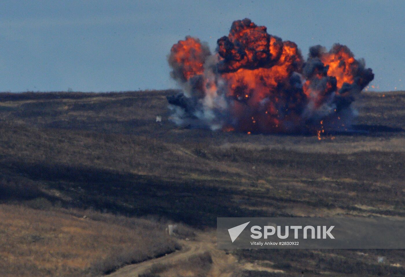 Eastern Military District's 5th Combined-Arms army holds joint tactical drill