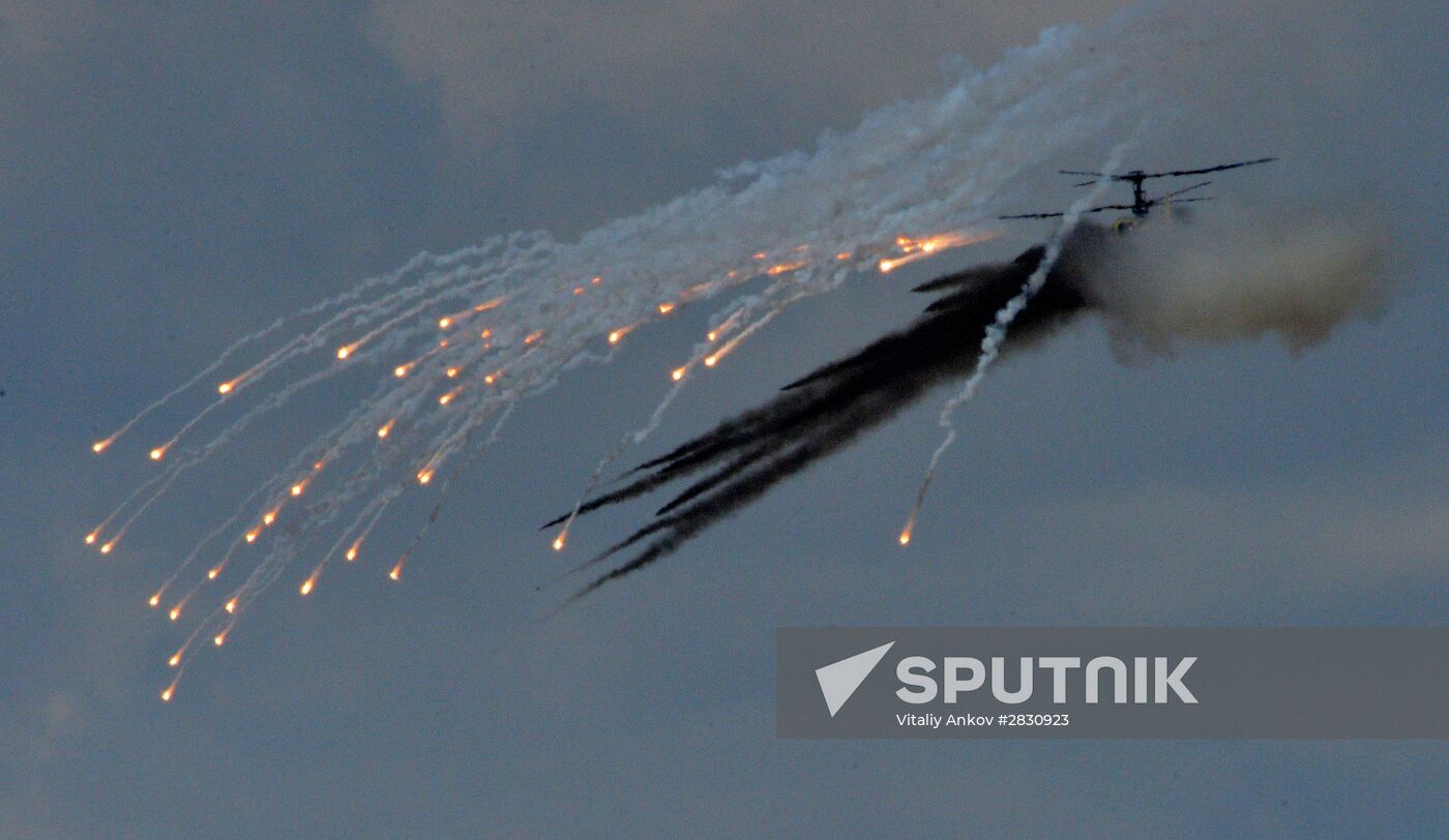 Eastern Military District's 5th Combined-Arms army holds joint tactical drill