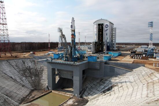 Soyuz-2.1a carrier vehicle taken to Vostochny space center's launch pad