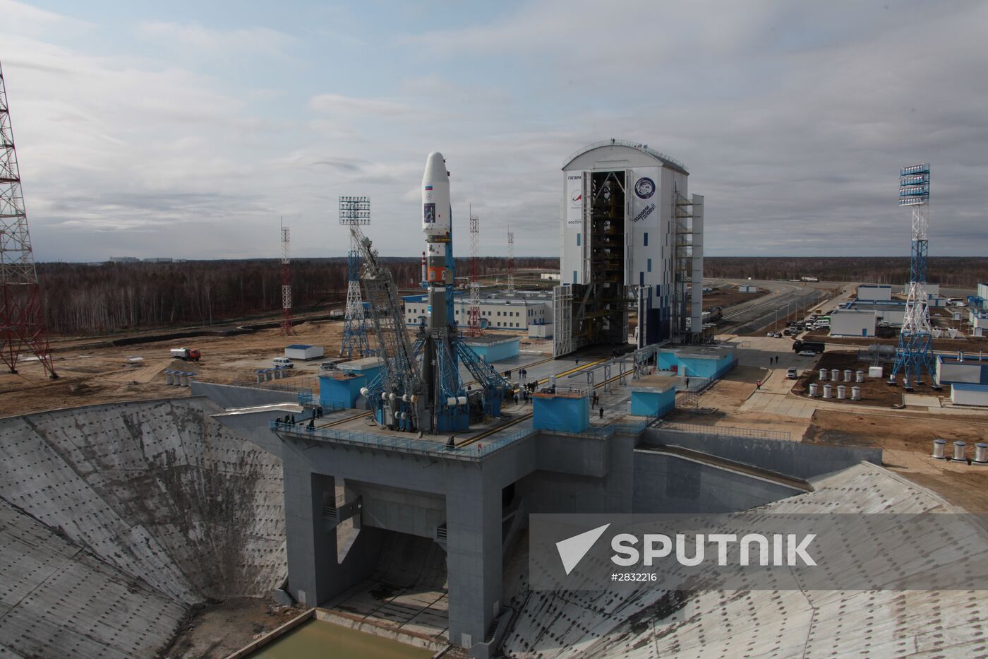 Soyuz-2.1a carrier vehicle taken to Vostochny space center's launch pad