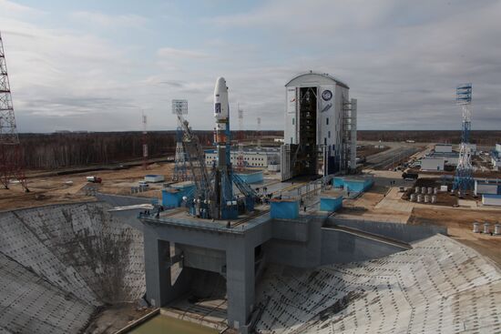 Soyuz-2.1a carrier vehicle taken to Vostochny space center's launch pad