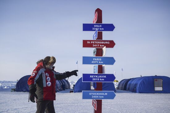 Barneo drift ice camp in Arctic