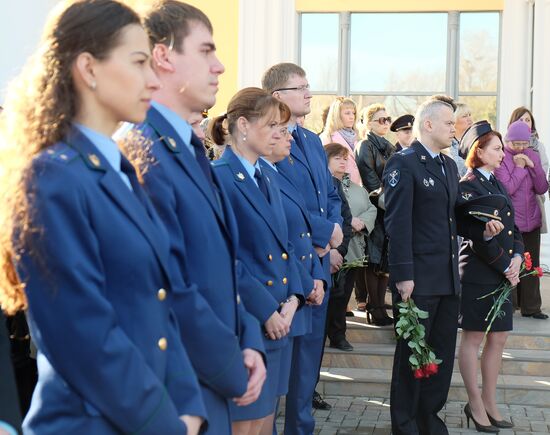 Paying last respects to police chief Andrei Gosht in Samara