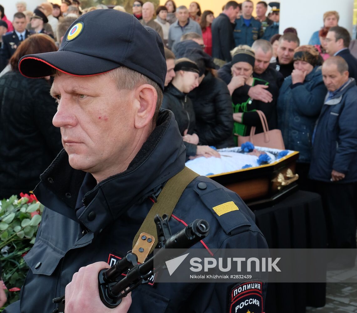 Paying last respects to police chief Andrei Gosht in Samara