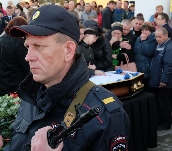 Paying last respects to police chief Andrei Gosht in Samara