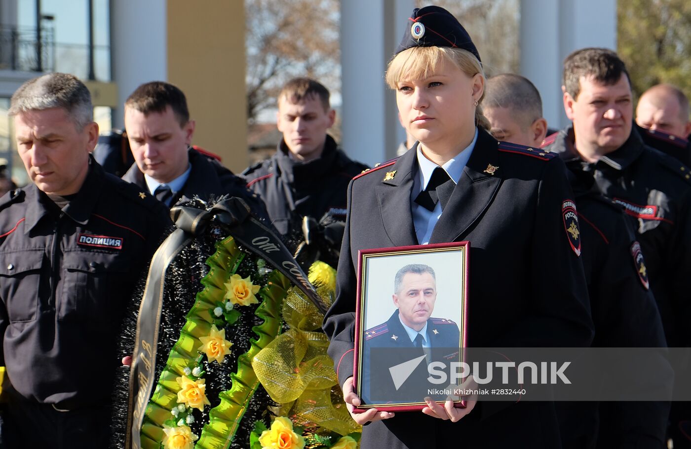 Paying last respects to police chief Andrei Gosht in Samara
