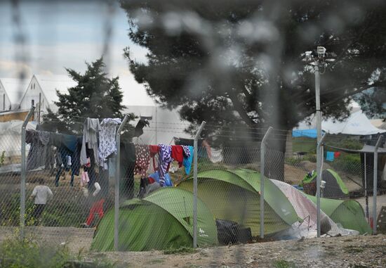 The Vinojug and Idomeni camps for refugees on the Greek-Macedonian border