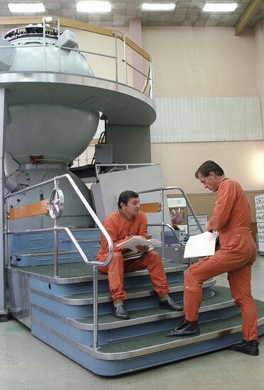 Soviet cosmonauts Titov and Serebrov