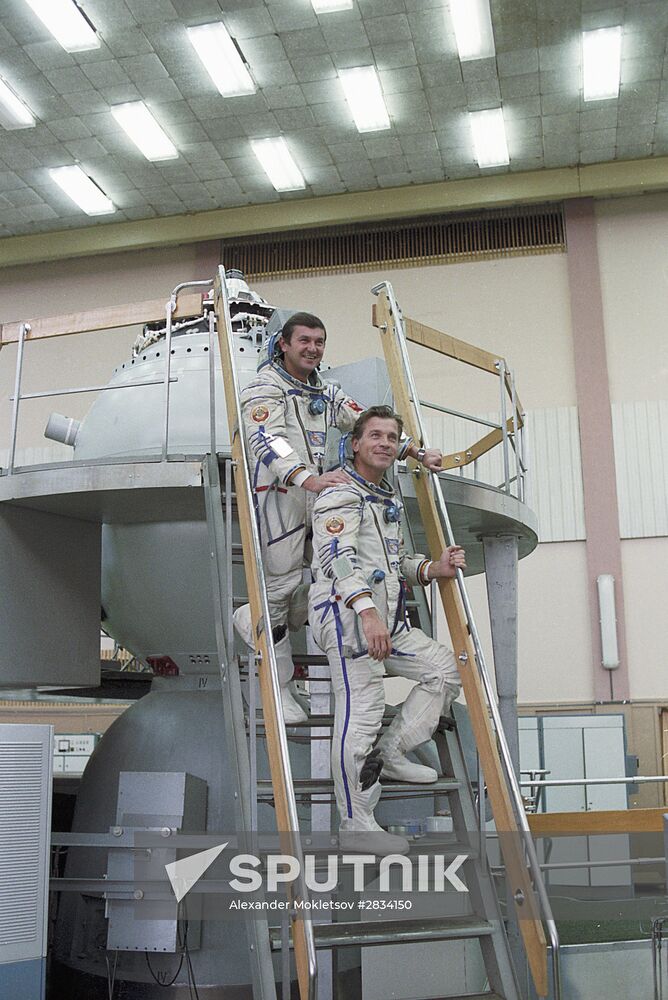 Soviet cosmonauts Titov and Serebrov