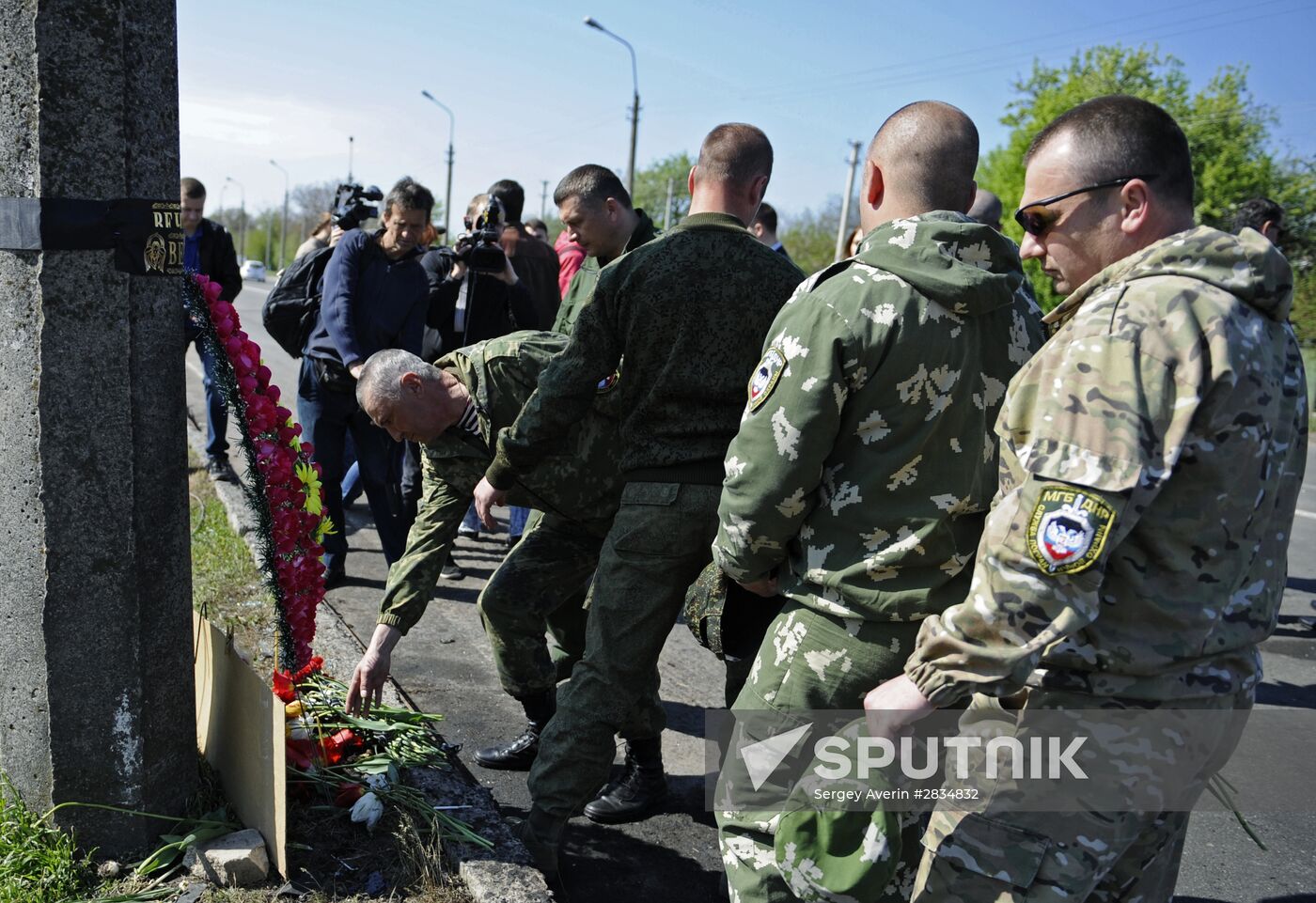 Memorial service for those killed at Yelenovka checkpoint in DPR