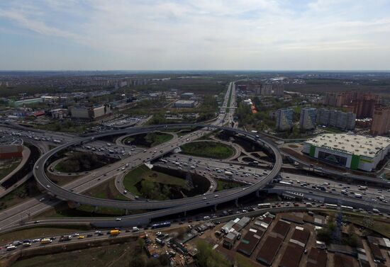 Cloverleaf interchange between Kashirskoye Highway and MKAD Ring Road