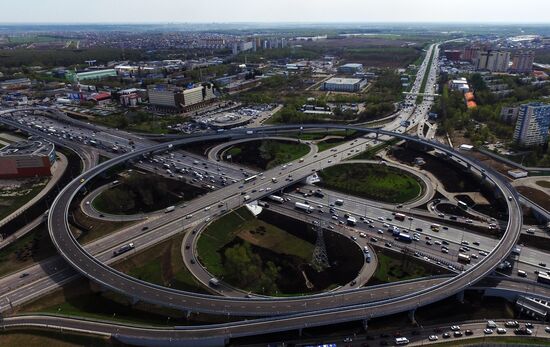 Cloverleaf interchange between Kashirskoye Highway and MKAD Ring Road