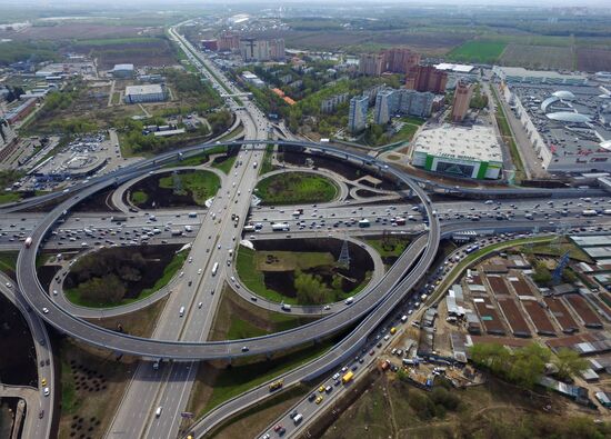 Cloverleaf interchange between Kashirskoye Motorway and Moscow Ring Road.