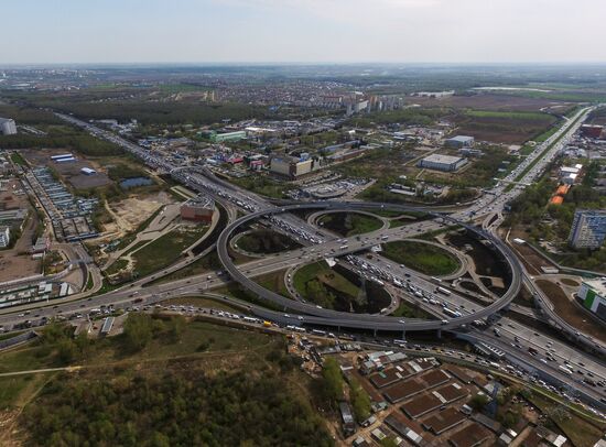 Cloverleaf interchange between Kashirskoye Highway and MKAD Ring Road