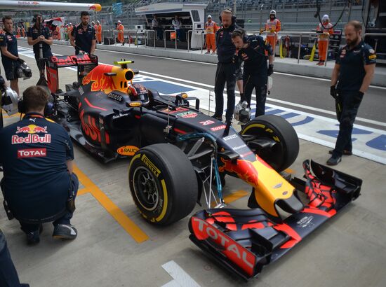 2016 Formula 1 Russian Grand Prix. Practice one