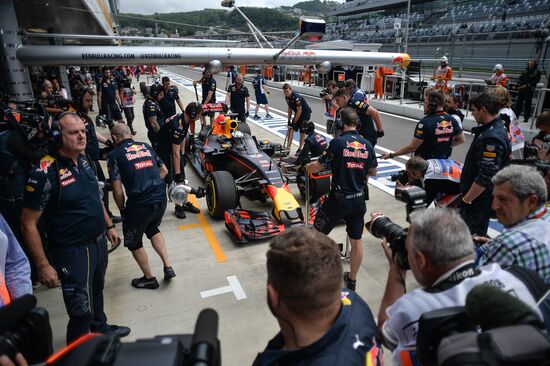 2016 Formula 1 Russian Grand Prix. Practice one