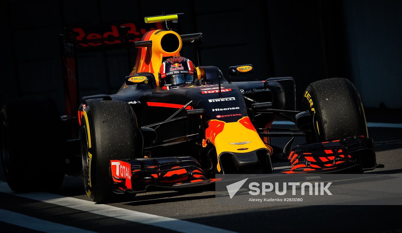 2016 Formula 1 Russian Grand Prix. Second practice session