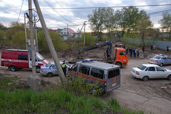 Bomb technicians destroy bomb at clandestine prayer house in Samara