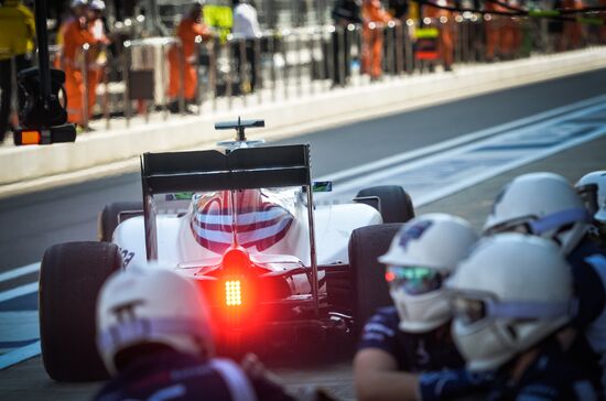 2016 Formula 1 Russian Grand Prix. Second practice session