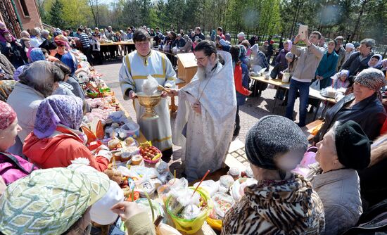Blessing of Easter cakes and eggs on Easter Saturday