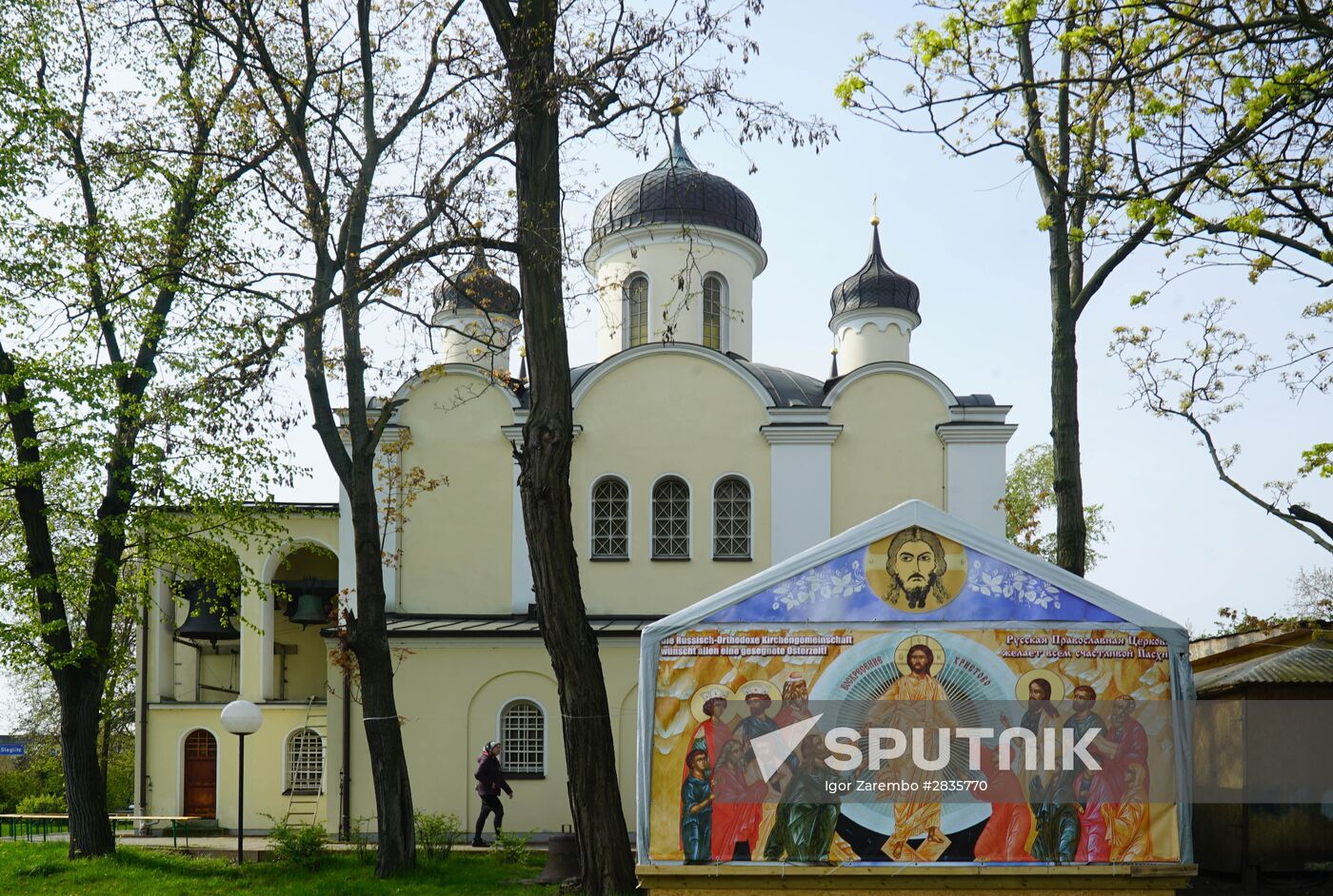Festive Easter service in Berlin