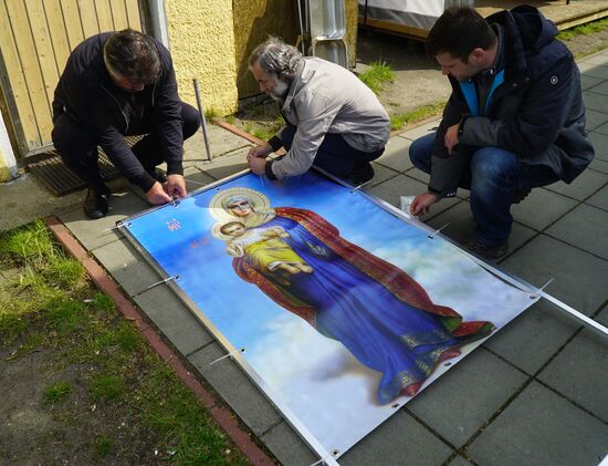 Festive Easter service in Berlin