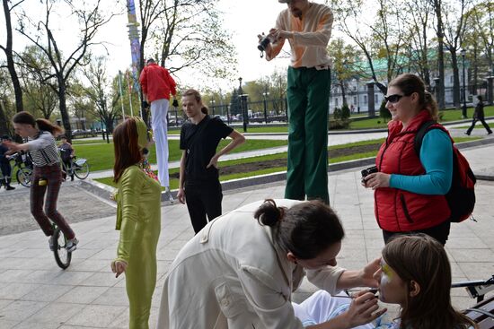 Stiltwalkers march at Between the Earth and Sky festival