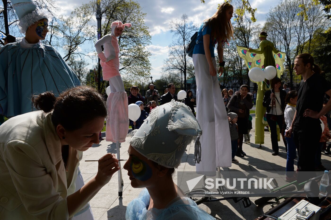 Stiltwalkers march at Between the Earth and Sky festival