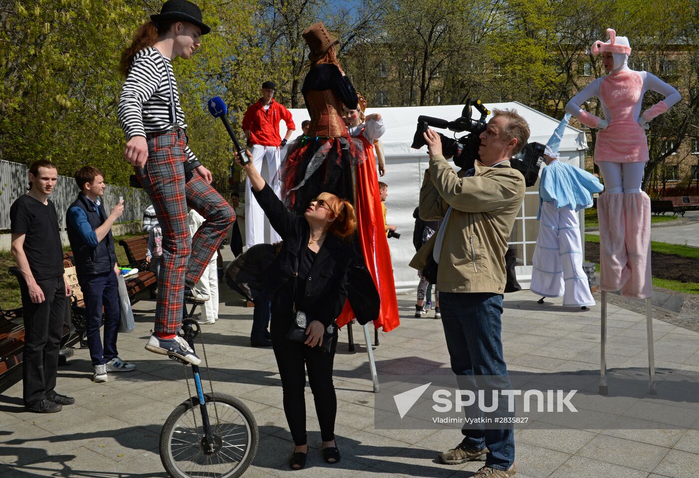 Stiltwalkers march at Between the Earth and Sky festival