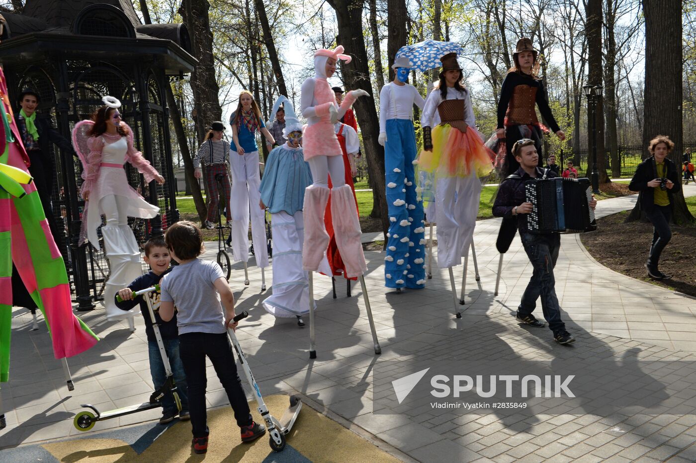 Stiltwalkers march at Between the Earth and Sky festival