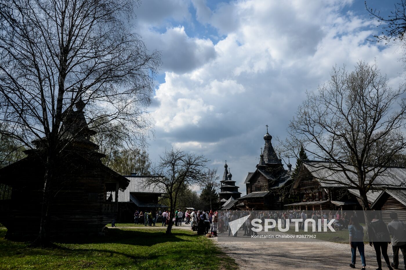 Celebrating Bright Week at Vitoslavlitsy museum of wooden architecture in Novgorod Region