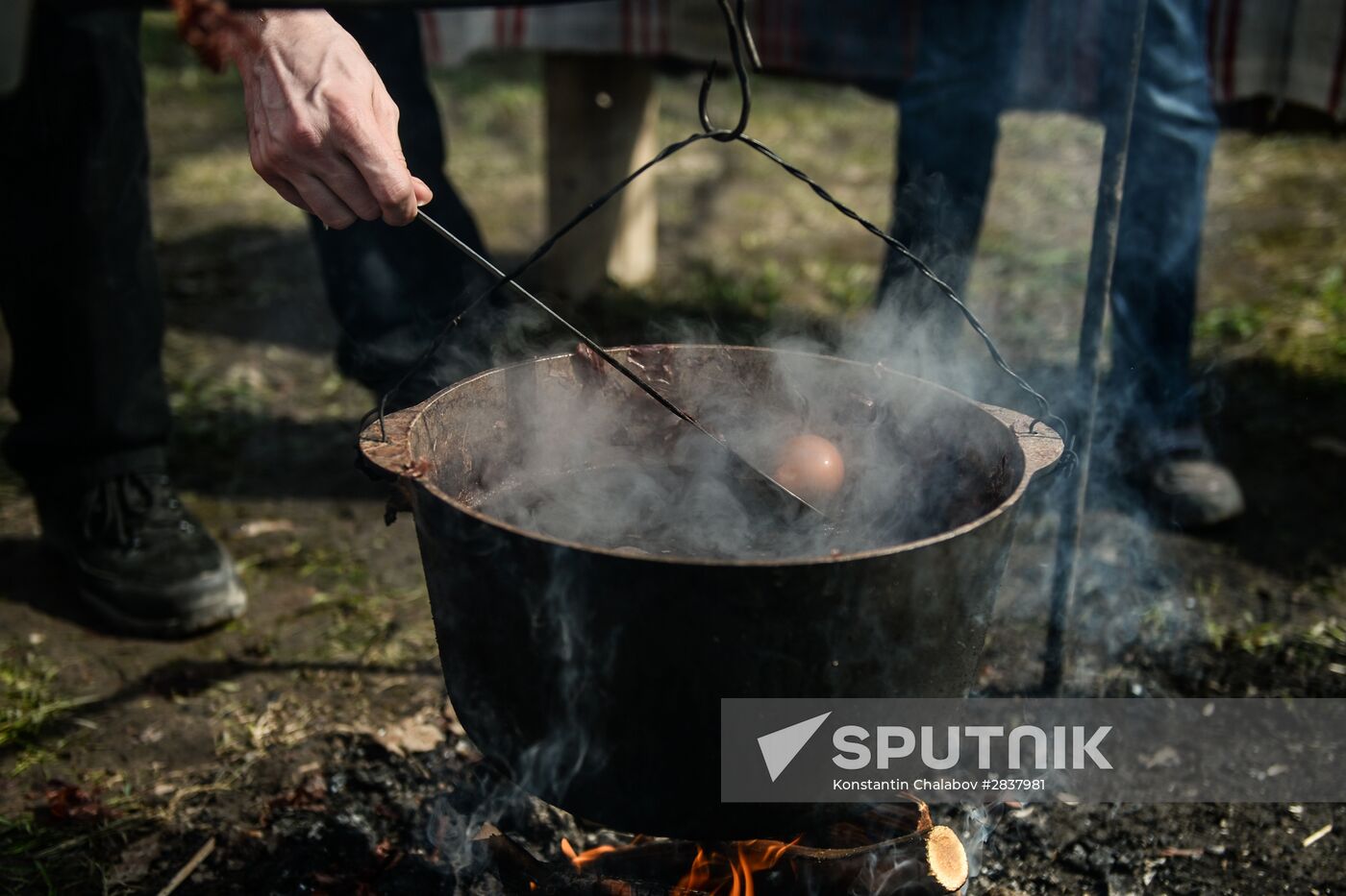 Celebrating Bright Week at Vitoslavlitsy museum of wooden architecture in Novgorod Region