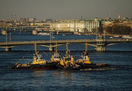 St. Petersburg hosts icebreaker festival