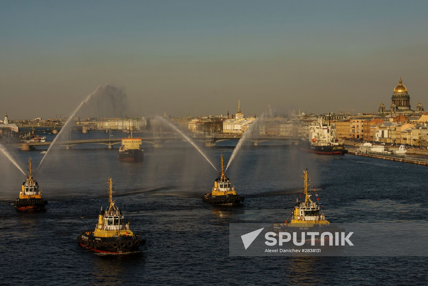 St. Petersburg hosts icebreaker festival