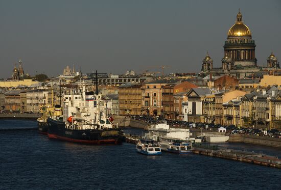 St. Petersburg hosts icebreaker festival