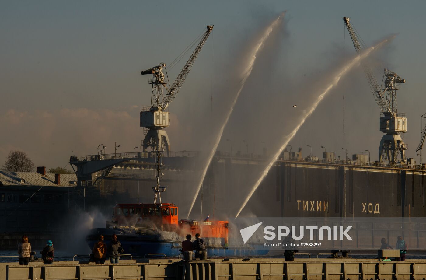 St. Petersburg hosts icebreaker festival