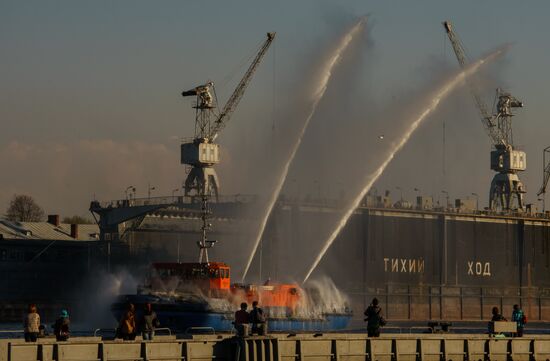 St. Petersburg hosts icebreaker festival