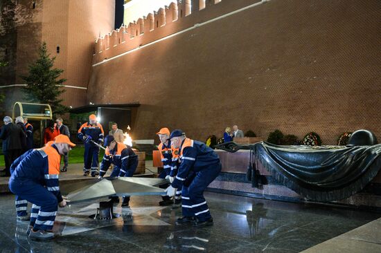 Eternal Flame memorial in Alexander Garden under maintenance