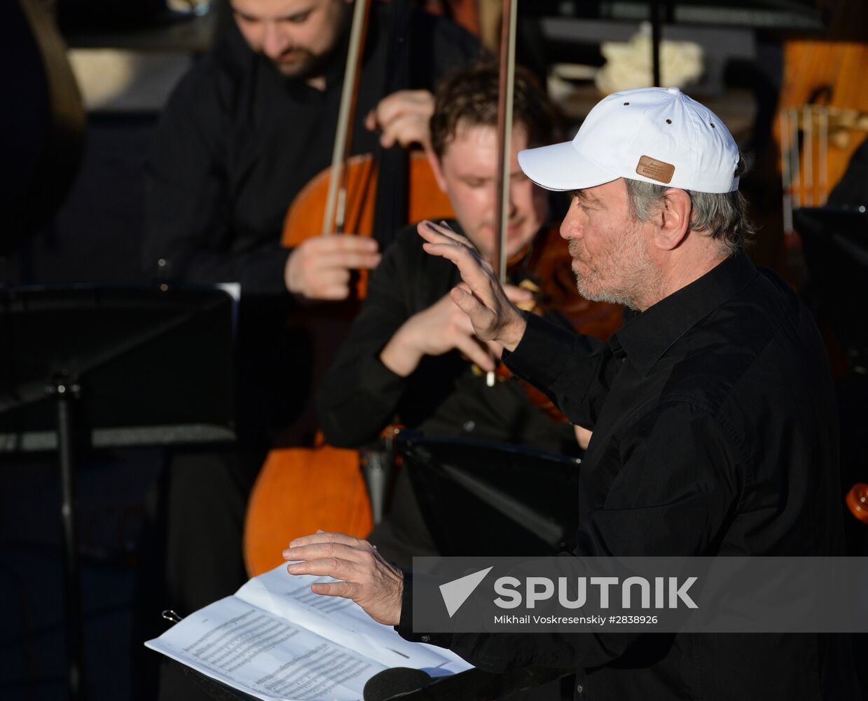 Mariinsky Theater orchestra performs in Palmyra